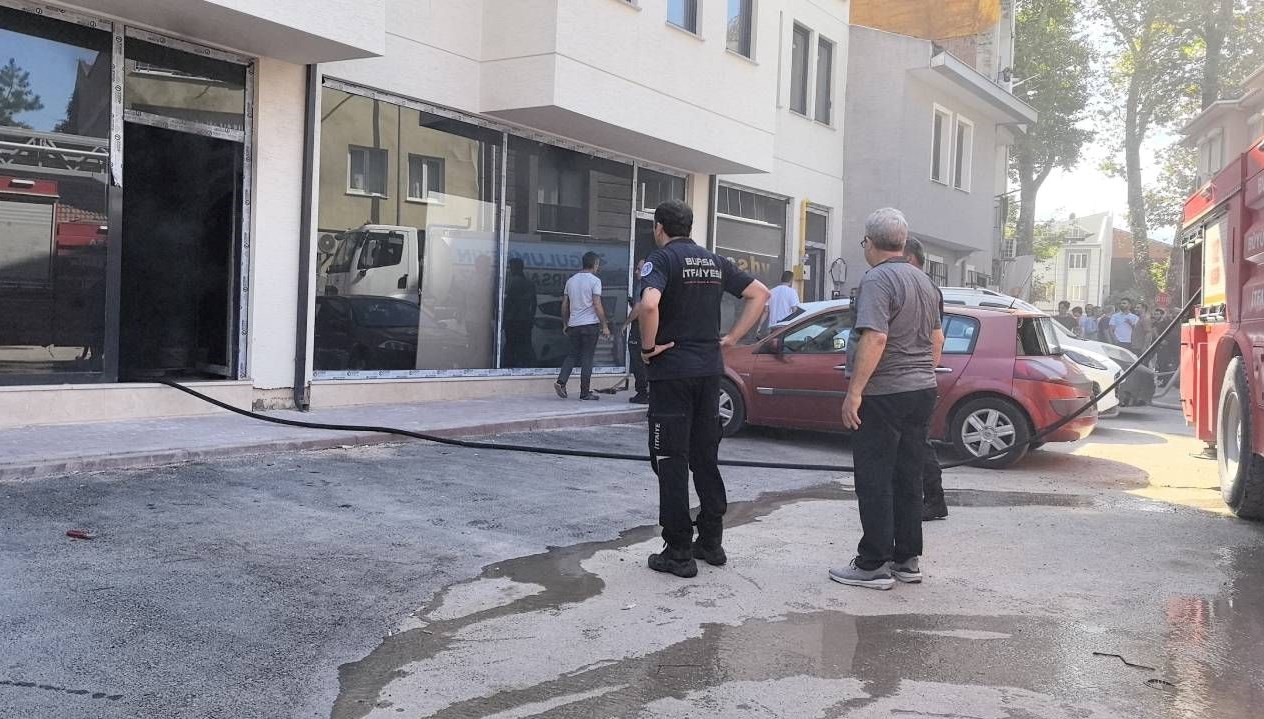 inegolde bir depoda korkutan yangin SAVESHxL