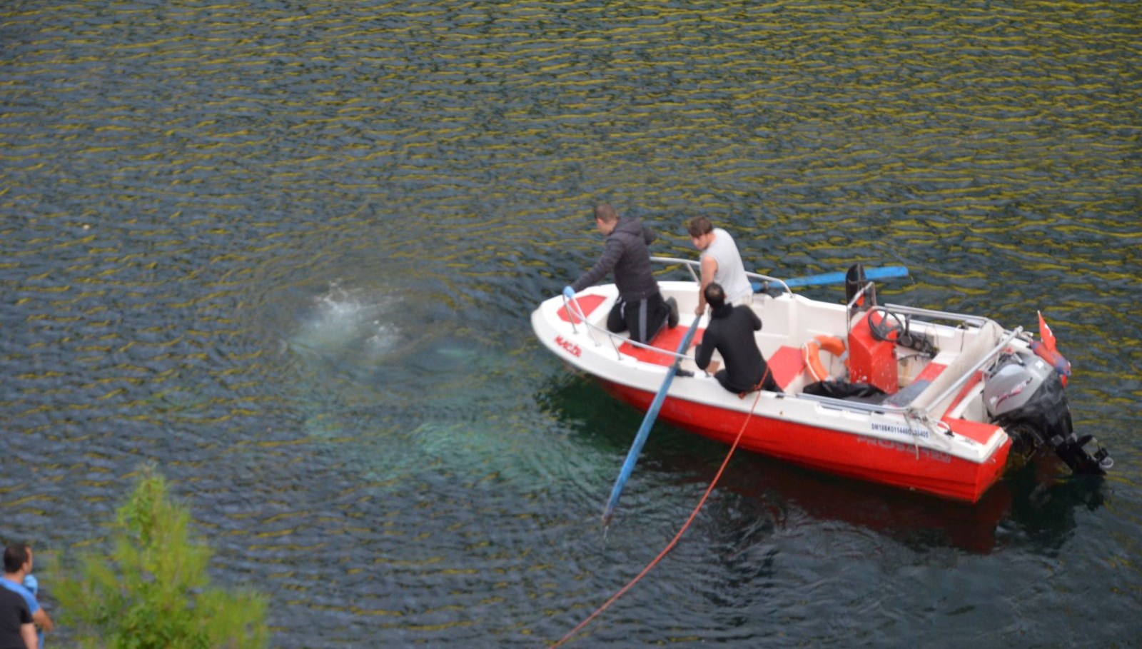 otomobil kizilirmaka uctu anne ile cocugu oldu baba yarali xmqB1t3y