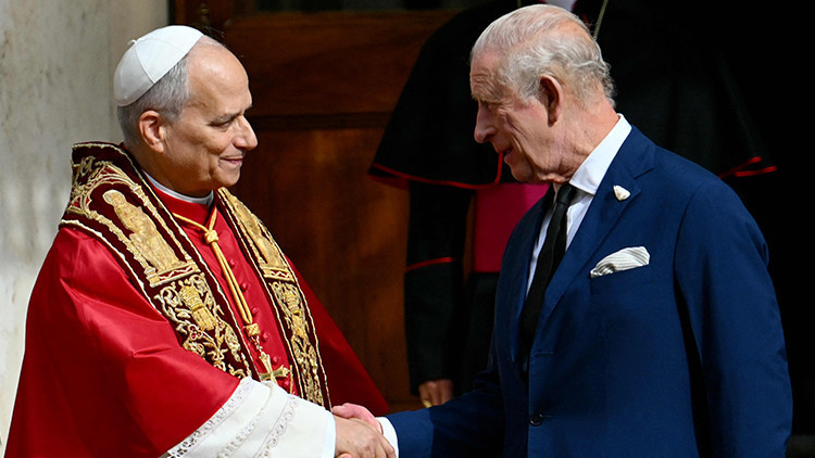 500 yıl sonra bir ilk: Papa ve İngiltere Kralı Vatikan’da görüştü 500 yil sonra bir ilk papa ve ingiltere krali vatikanda gorustu s8m7H3UK.jpg