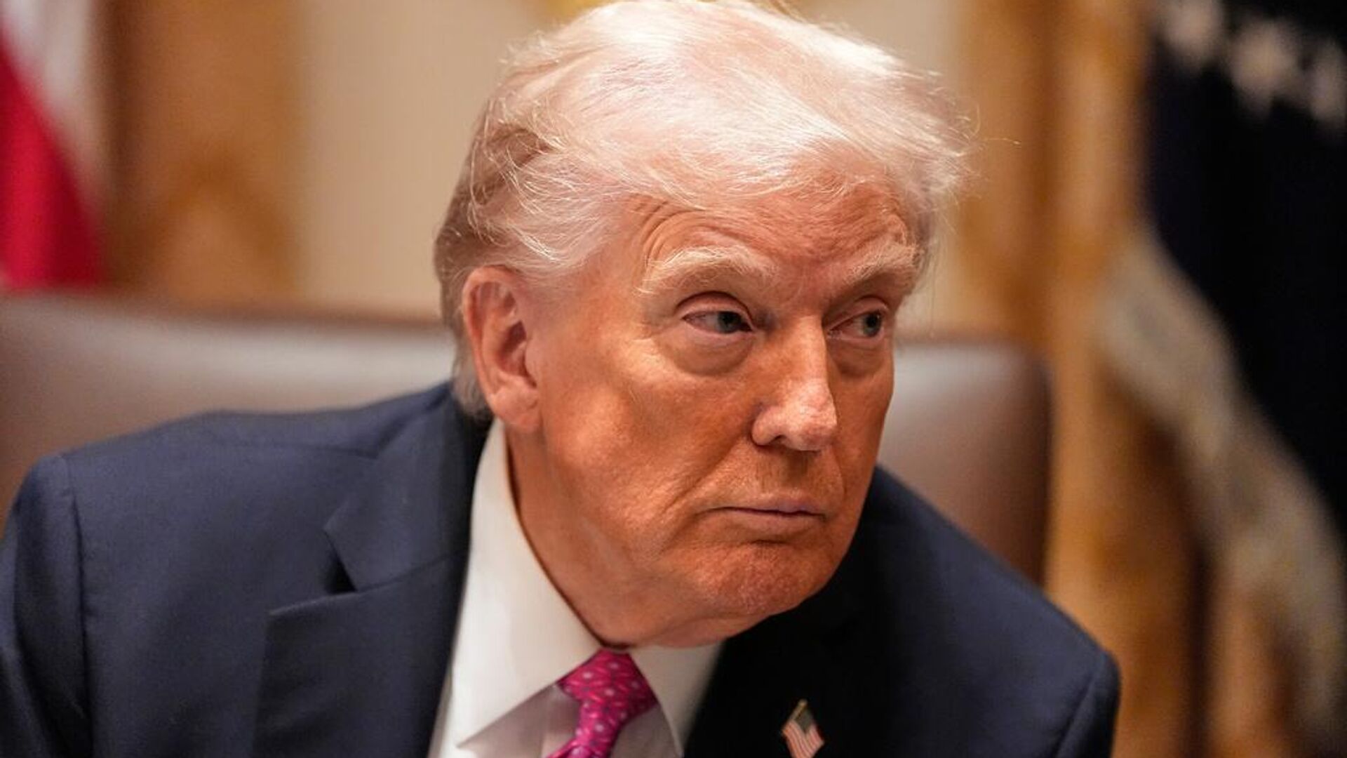 abd baskani trump anlasmadan emin olundugunda putin ile gorusmeye hazirim Sl2hyD85.jpg