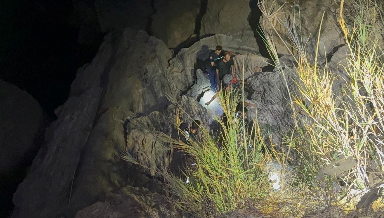 balik tutmak isterken mahsur kaldilar Et1J5BAE.jpg