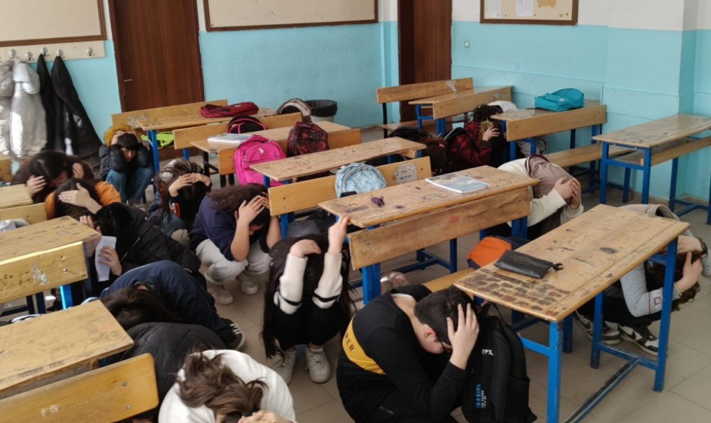 deprem tatbikati ne zaman istanbul ve 6 ilde ayni anda sirenler calacak cCsTeTH4.jpg