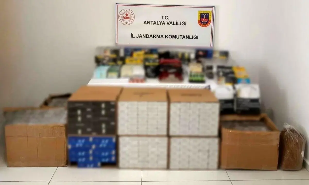 kasta yuklu miktarda kacak tutun ve urunleri ele gecirildi Yvpu6Oyw