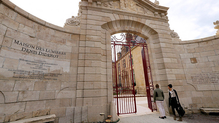 louvredan sonra ikinci sok bir muze daha soyuldu 8GwT5Nf6.jpg