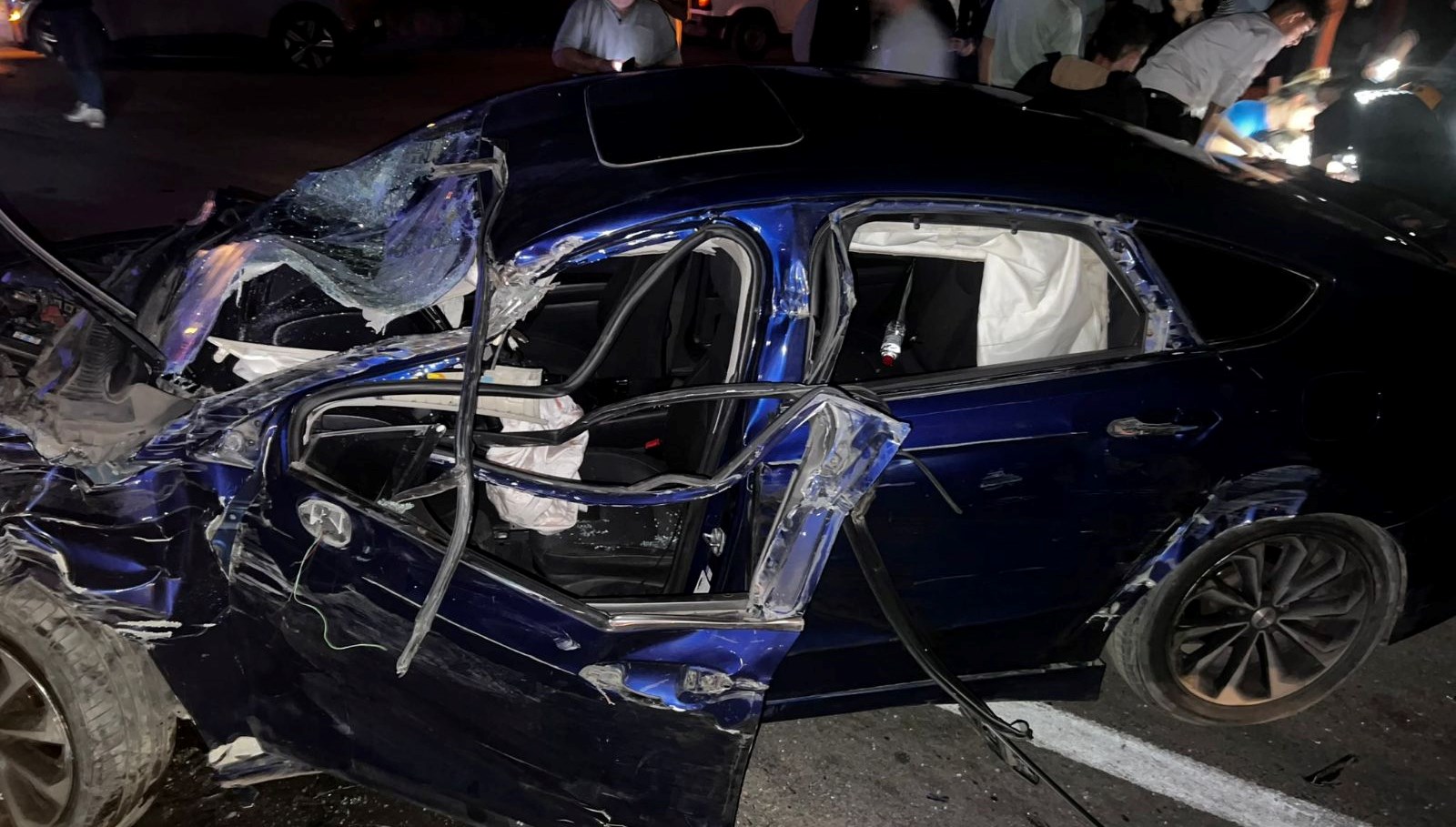 otomobil tira ok gibi saplandi kBPnNKBO