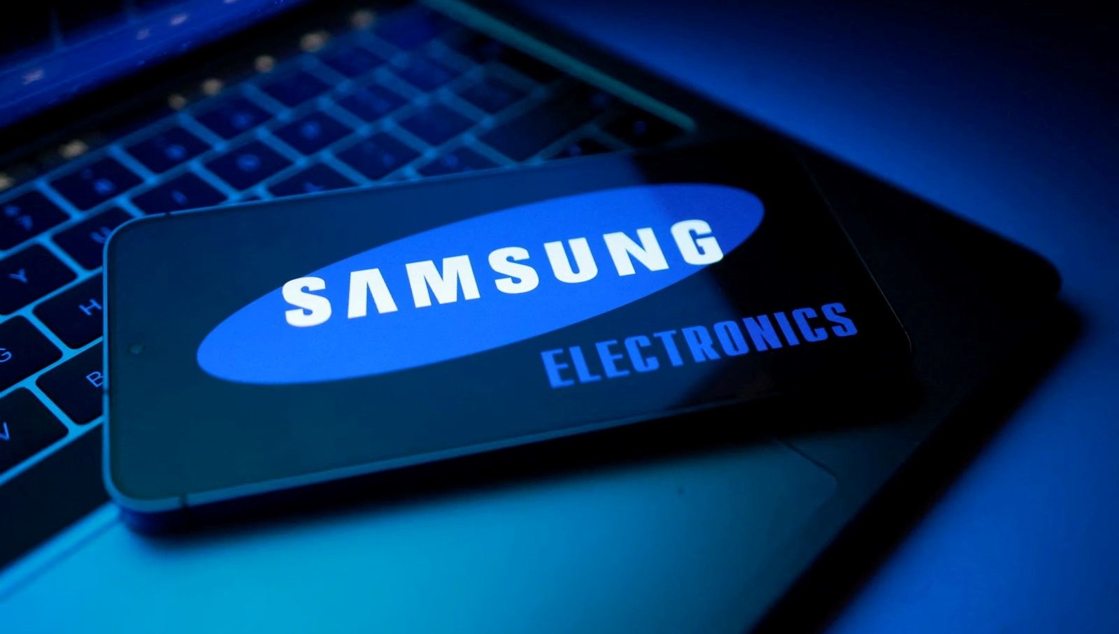 samsungdan uce katlanir telefon trifolda dair tum bilinenler lhDjcO7q.jpg