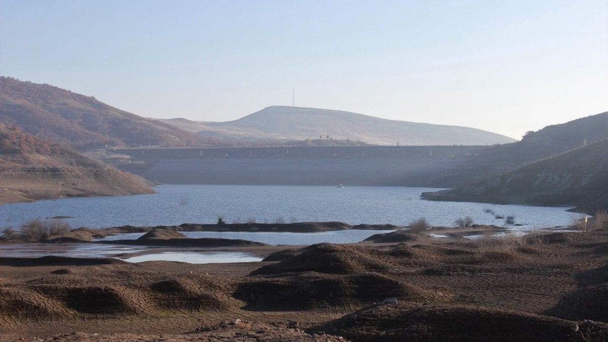 yozgatta-kuraklik-endisesi-cemil-cicek-barajinda-su-seviyesi-kritik-duzeye-dustu-8bS3TimO.jpg