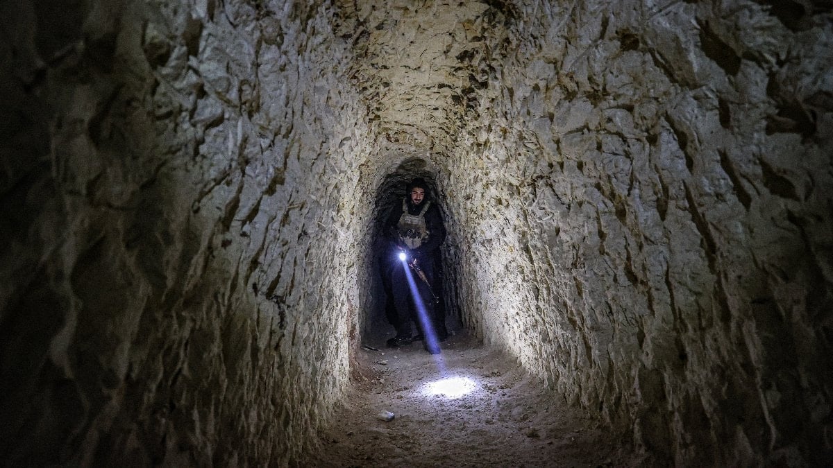 teror-orgutu-ypgsdgnin-seyh-maksuddaki-yer-alti-tunelleri-ortaya-cikti-vrzsD6Eb.jpg