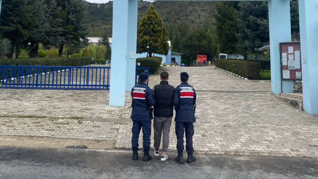 bilecikte-hirsizlik-sucundan-aranan-sahis-jandarmadan-kacamadi-hdtXbS8d