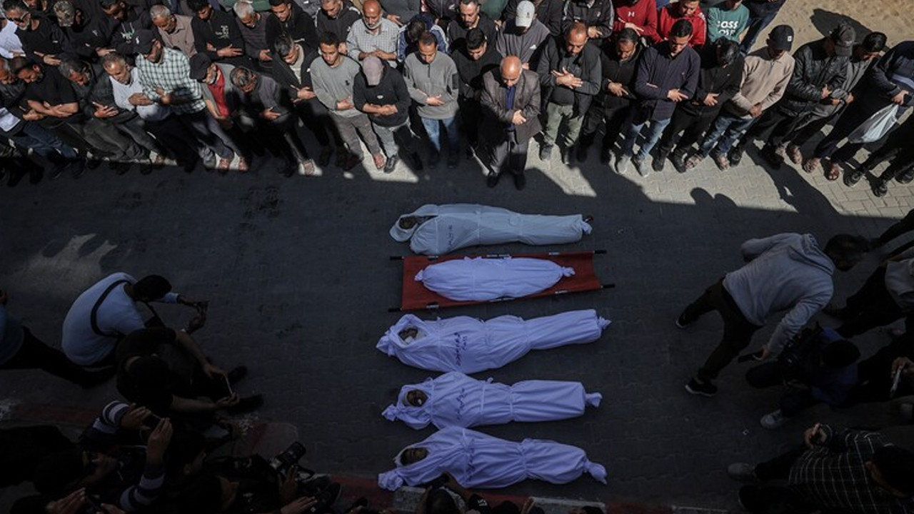 israil-saldirilarinda-hayatini-kaybeden-8-filistinli-son-yolculuguna-ugurlandi-OPzAXYXY