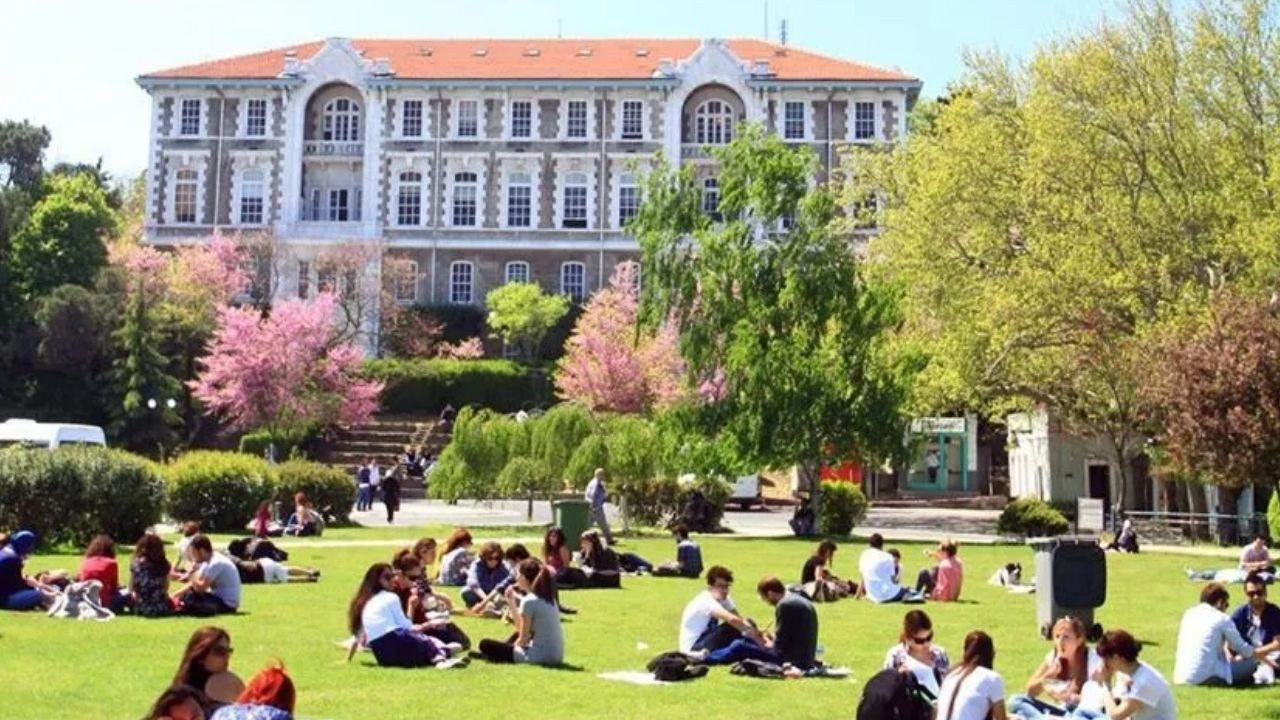 YKS TABAN PUANLARI: 2025 Ön lisans (2 yıllık) – lisans (4 yıllık) üniversite taban puanları ve kontenjanları